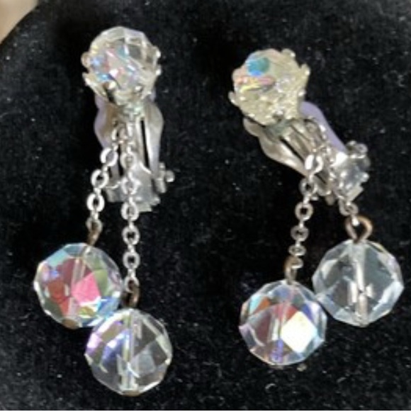 Vintage Aurora Crystal Dangle Clip on Earrings - Picture 5 of 6